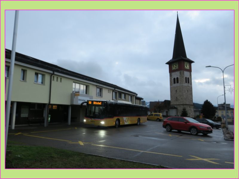 markante Kirche Bus