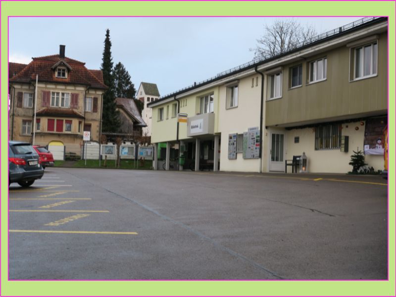 Einfahrt Parkplatz Bushaltestelle